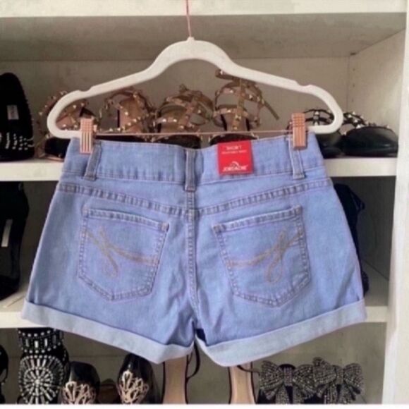 Jordache Jean Shorts  Size 16  Denim  Cotton Blend

Girl Size 16 - Picture 2 of 8